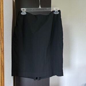 Women’s Banana Republic Size 6 Black Back Zip Knee Length Skirt